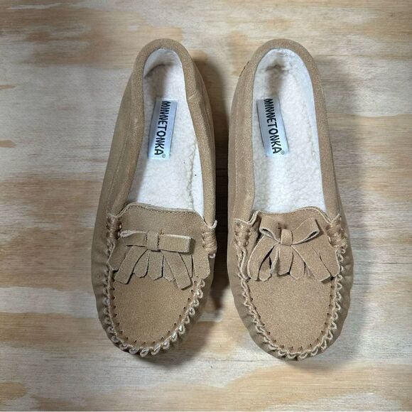 Minnetonka Tan Suede Moccasin Slippers Women’s Size 8 - Picture 2 of 9